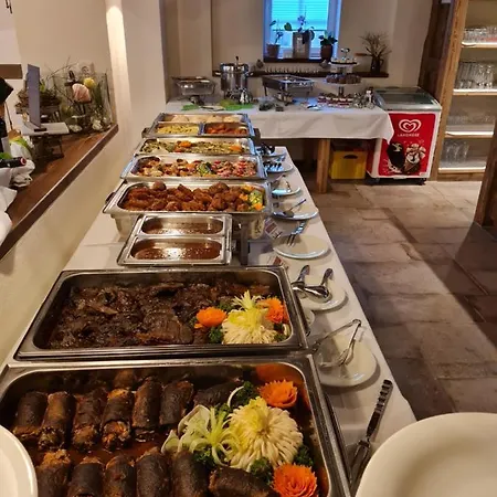 Familien- Und Lerchenberghof *